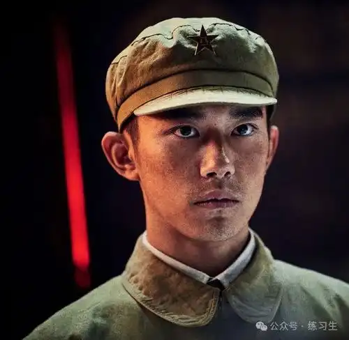 从万人嘲到万人捧,从偶像到演员,曾是tfboys人气最低男孩,如今却是组合里发展最好的人