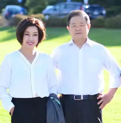 突发曝刘晓庆四度离婚,目前交往八个男友,知情人透露更多细节