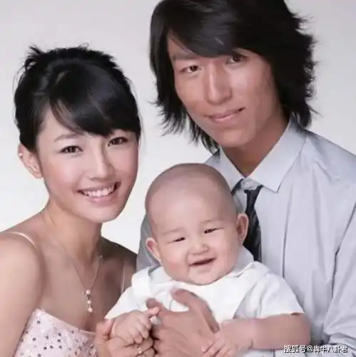 陈羽凡与白百何离婚4年后,和小18岁女友球场秀恩爱,直言信爱情不信婚姻