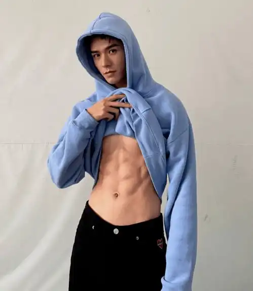 露腹肌打擦边这届内娱年下男明星都这么野的吗