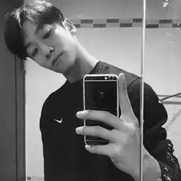 最酷男生黑白头像没有你之后的颜色