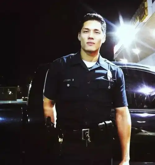 金小小妹女儿的爸爸,其实是这个帅出血的华裔保镖