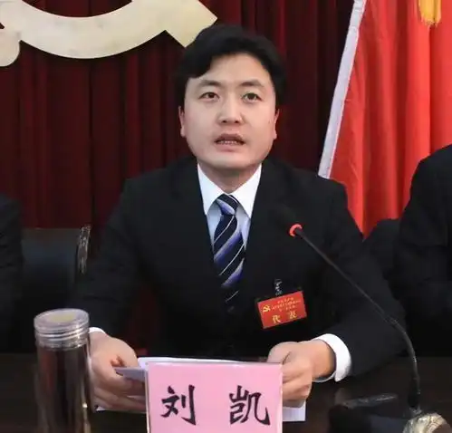 他19岁考上北大,毕业一年担任县长,38岁成全国最年轻地级市市长