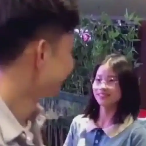 男的到了一定年纪,都会清楚该和谁玩,该和谁结婚