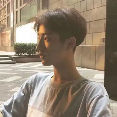 男生头像对你的思念猛如洪水