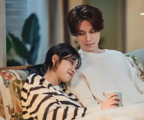 九尾狐传李栋旭化身全职男友,全程甜蜜上班,腹黑弟弟亦正亦邪