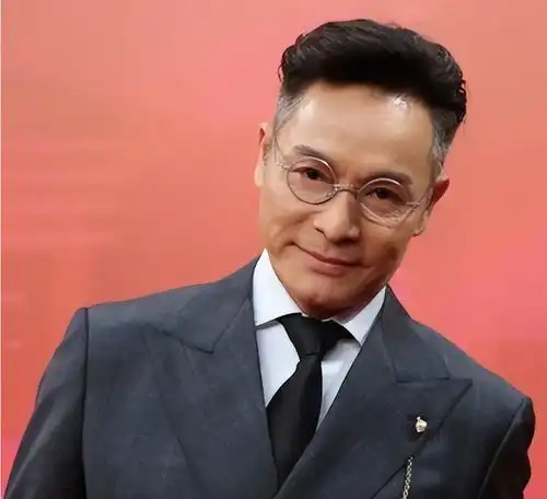 中年之后长相大变四男星江涛古天乐还认得出,他就像换头