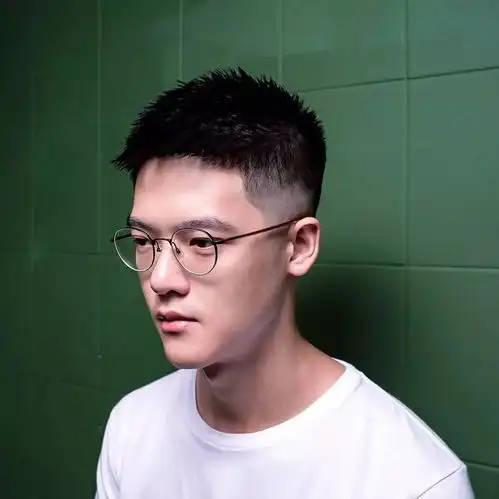 发型丨戴眼镜男生发型,2020年流行款有你想要的吗