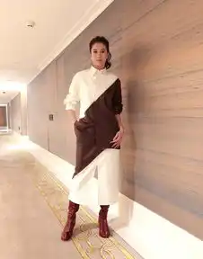 袁咏仪惊艳亮相阿娇婚礼,47岁的她竟美成了仙女