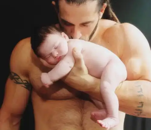 肌肉猛男变性成妩媚芭比,却与妻子性生活照旧