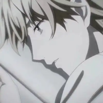 水水黑白男生头像.