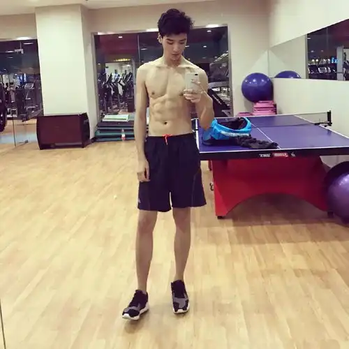 山河令龚俊腹肌照宠粉,练腹肌秘籍大公开