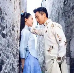 那些男俊女美的壁咚场面,都不如最后一对来得激动