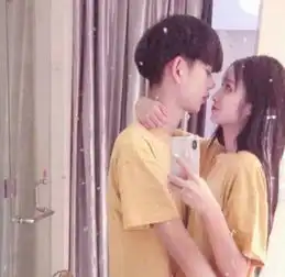 男生暗恋你,会频繁做3个小动作,聪明女孩看一眼就知道