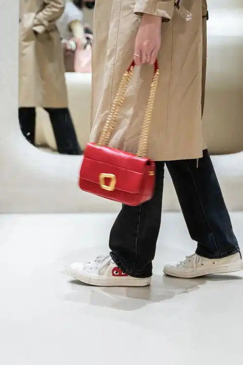 深圳女孩,已经抛弃高跟鞋了吗