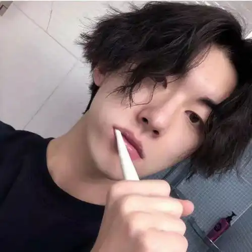 头像这个冬天需要点甜比如你的吻