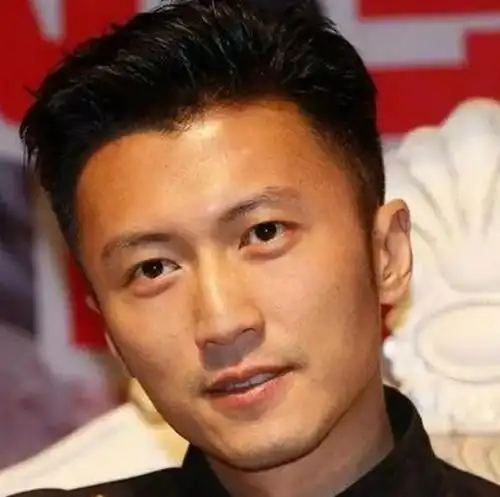 刘亦菲的素颜,关之琳的素颜,王丽坤的素颜,都不及他的素颜化妆