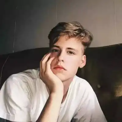 2023俊朗帅气男生头像