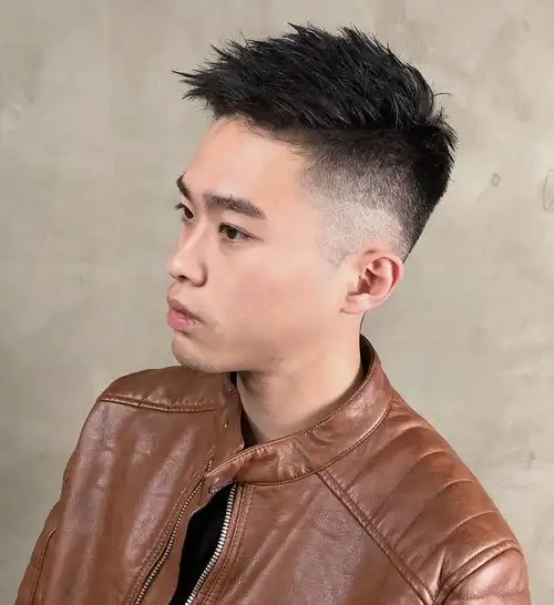 男生两边剃光发型很帅气春天剪这6款造型,清爽干净显精神