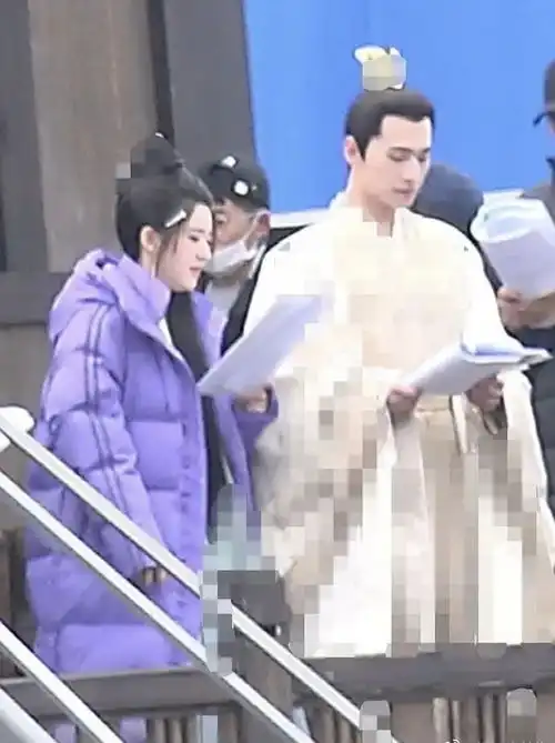 杨洋避嫌新戏女主在片场与赵露思保持距离,女方竟找来鹅厂撑腰