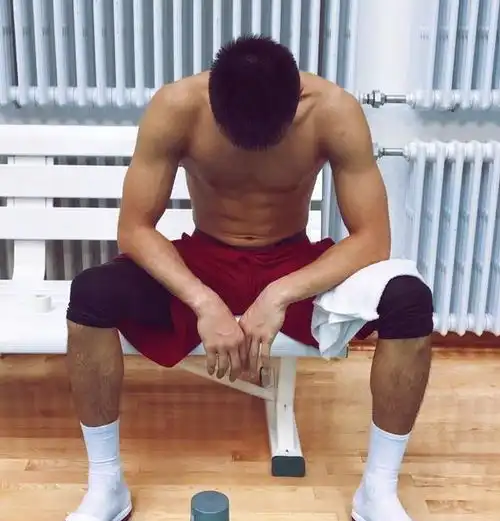 体坛明星秀腹肌,朱婷80,孙杨90分,周琦百分,姚明0分