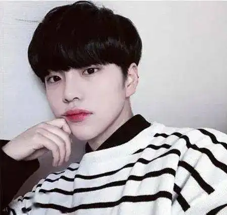 开学季男生留什么发型帅到连自己都不敢相信