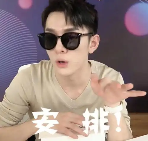 代言人不好当,李玟曾被贵妇撕掉奢侈品代言,男星宣传彩妆被嫌丑