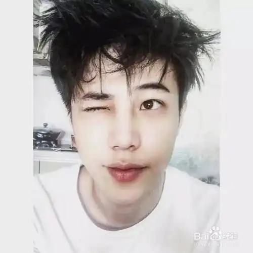 男生微信朋友圈发什么吸引女生