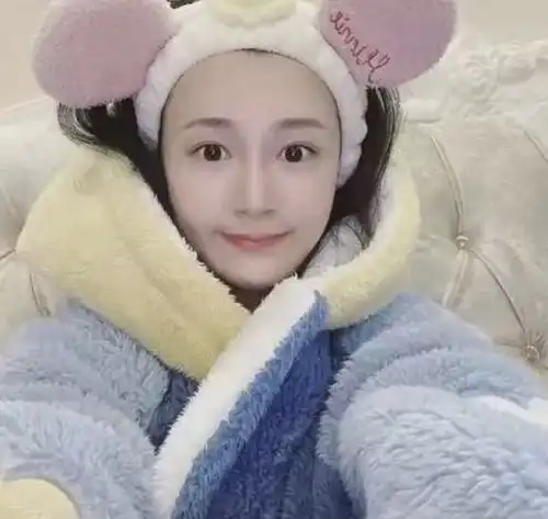 吴秀波小三疑出狱,近照曝光引热议为什么我劝你远离老男人