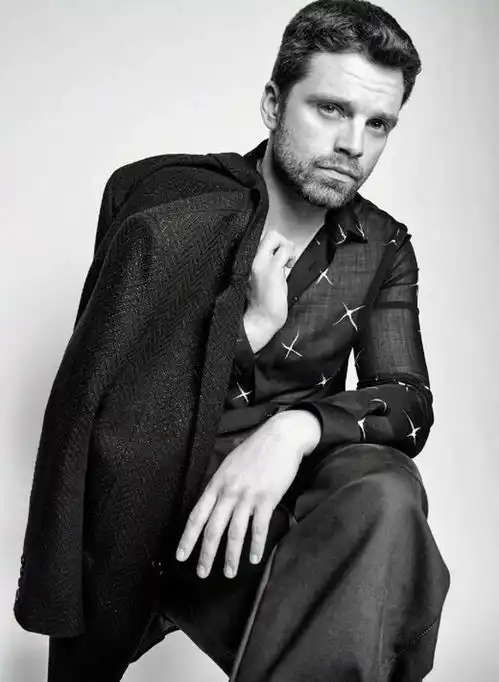 sebastianstan最新男装杂志写真释出即将演绎文艺风爱情故事