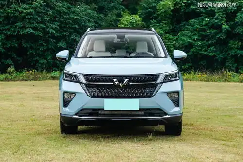 五菱星辰suv图片及颜色