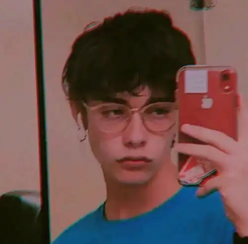 系列头像去医院检查医生一边写一边问喝酒不我一脸懵逼试探性的问今晚吗