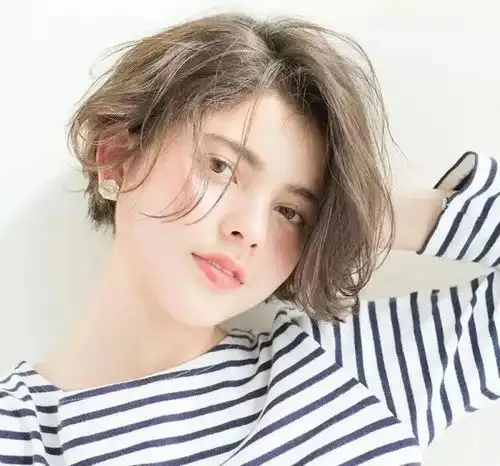 想留短发的一定要看过来,不然夏天太尴尬了....