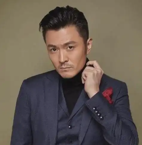 高圆圆是他的挚爱,如今年过40依旧单身,事业也是发展平平