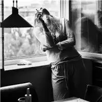 寂寞时抽烟缓解一下吧,伤感颓废女生头像