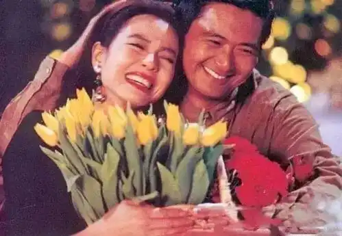 24岁拍三级片,周润发张国荣为她吃醋,美过张曼玉,却桃花薄命坎坷一生钟楚红