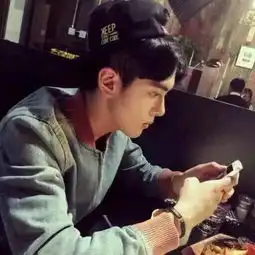 要qq情侣头像一个是涛字男另一个是琪字女50悬赏