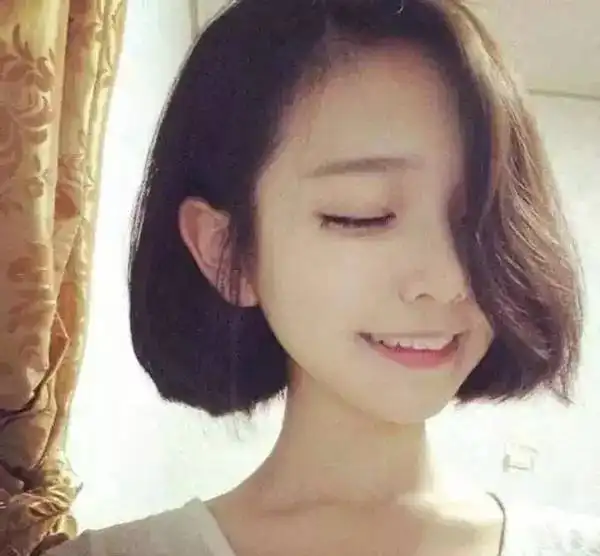 最美的梨花烫发型就按照这样剪,爆漂亮啦