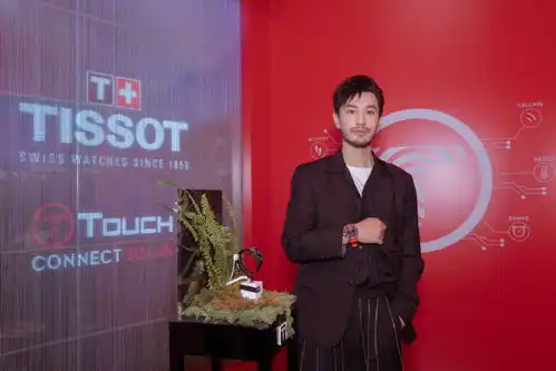 黄晓明留起了胡子,再穿上一件西装,怎么看怎么有男人味