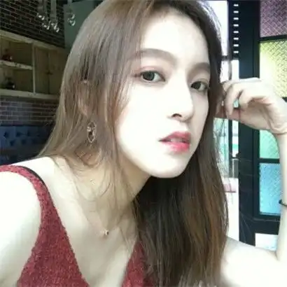 红色系女生头像可爱,本质也是个爱笑的人