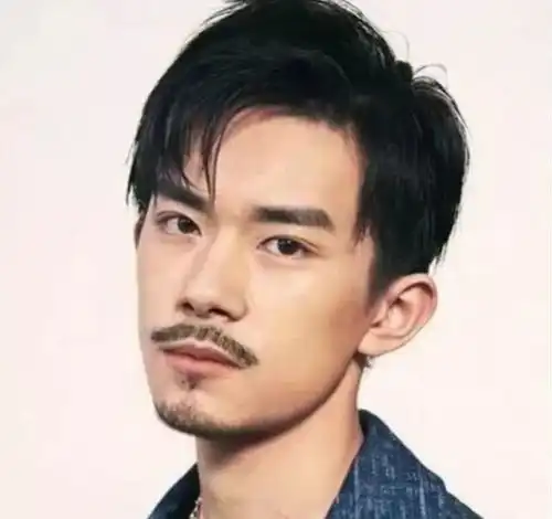 当这五位小鲜肉留起胡子,李现装嫩卖萌,李易峰成脱粉现场