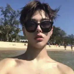 首次约会,男生若会3个暖心举动,一次牵手成功别偷乐