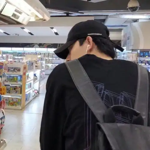 帅气的男生头像愿我们长大,偶尔可爱,始终被爱