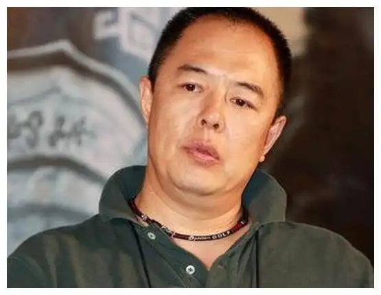 崇洋媚外的5位明星,强行辩解张铁林最可笑,陈冲最可恨
