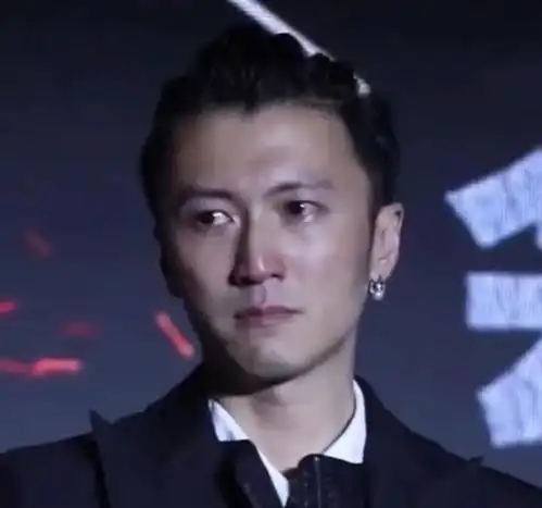 谢霆锋戴墨镜装酷事件后续,真相让人心疼