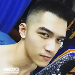 微博帅哥聪仔scoundrel照片黑色短发寸头帅哥图片3