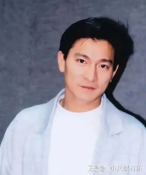 60岁的年纪20岁的身材,这些老牌男神,让中年发福的男星脸红