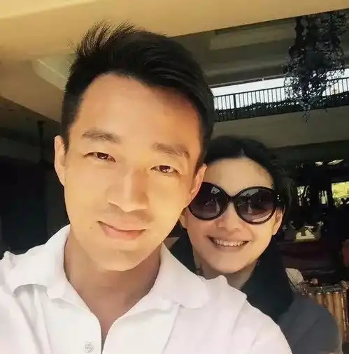 李承铉当全职爸爸被夸好男人,当全职妈的她们,可有人还记得