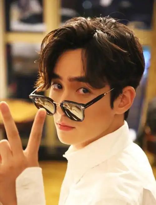 白衣少爷朱一龙,白衣少年任嘉伦,白衣美男邓伦,你喜欢哪个