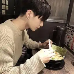 2018qq男生头像高冷帅气超有范强迫和乞求来的爱情是不牢固的